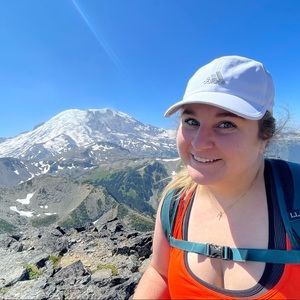 Meet your Posher, Emily